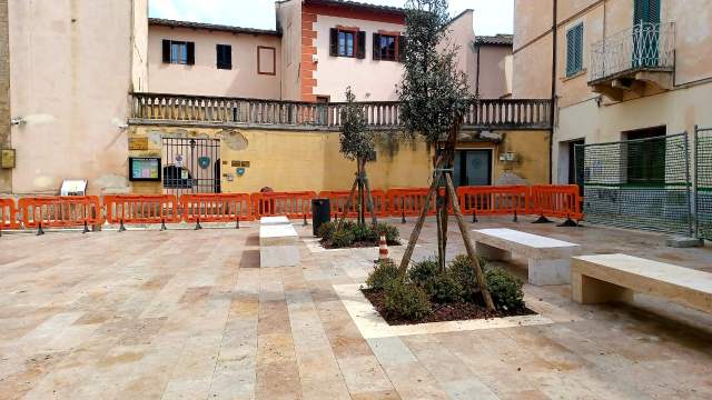 Staggia inaugura la nuova piazza Grazzini